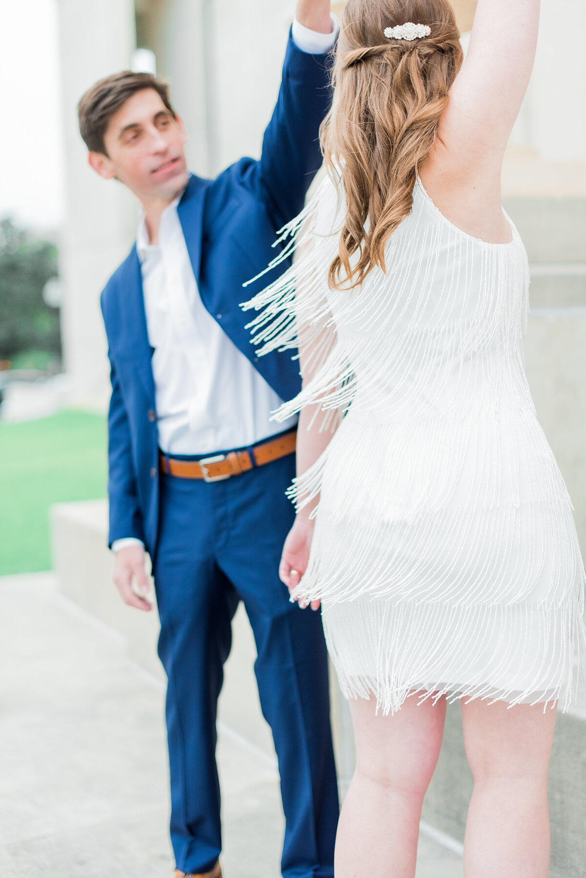 engaged couple at new orleans museum of art