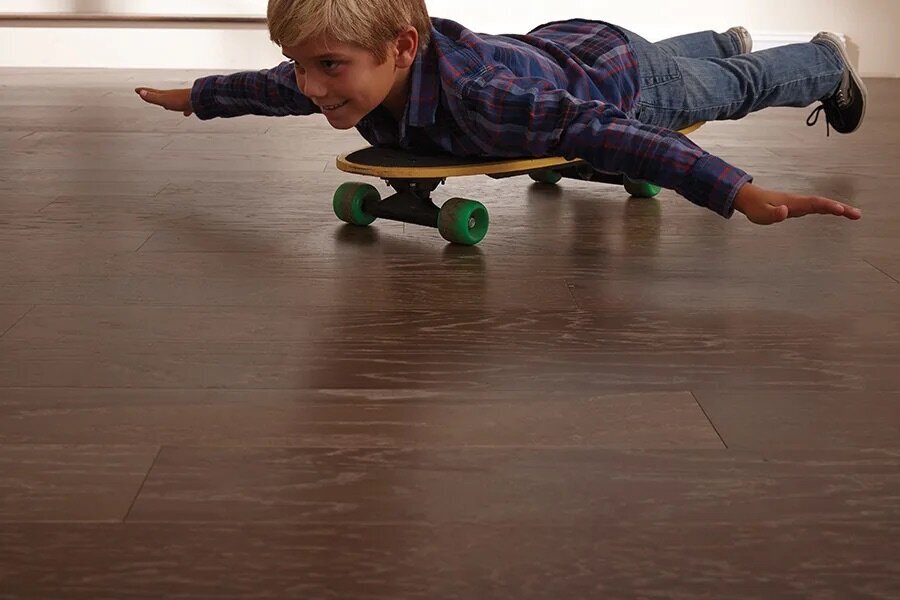 WEC92-90_LR_BoySkate7
