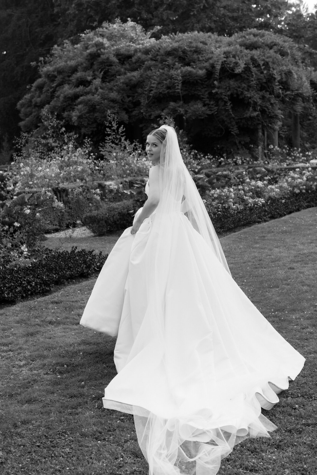 MeghanHemstra-Romantic-Hatley-Castle-Wedding-39