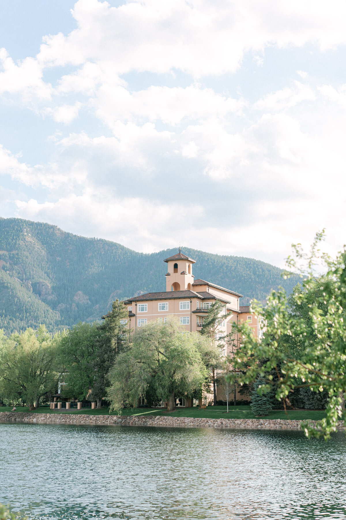 The_Broadmoor_Spring_Wedding_0208
