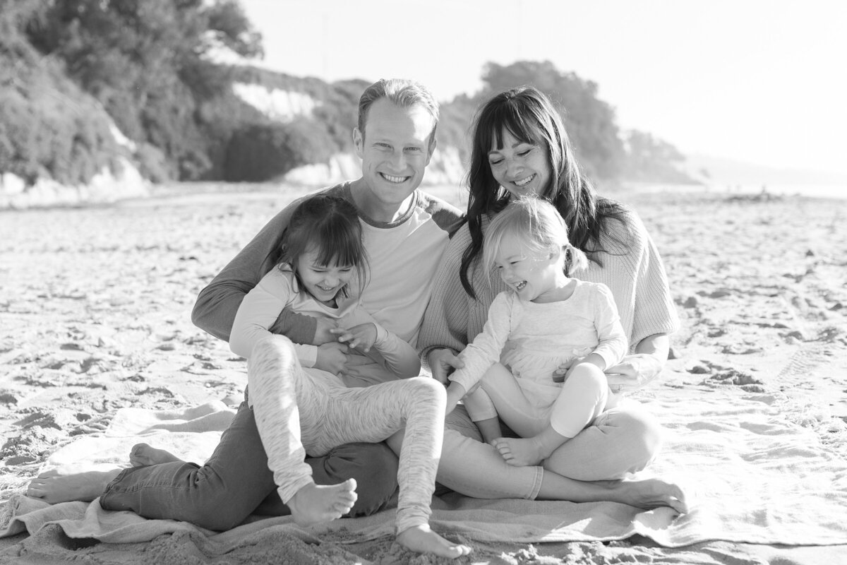 Bethany-Picone-Family-Beach-Tickling