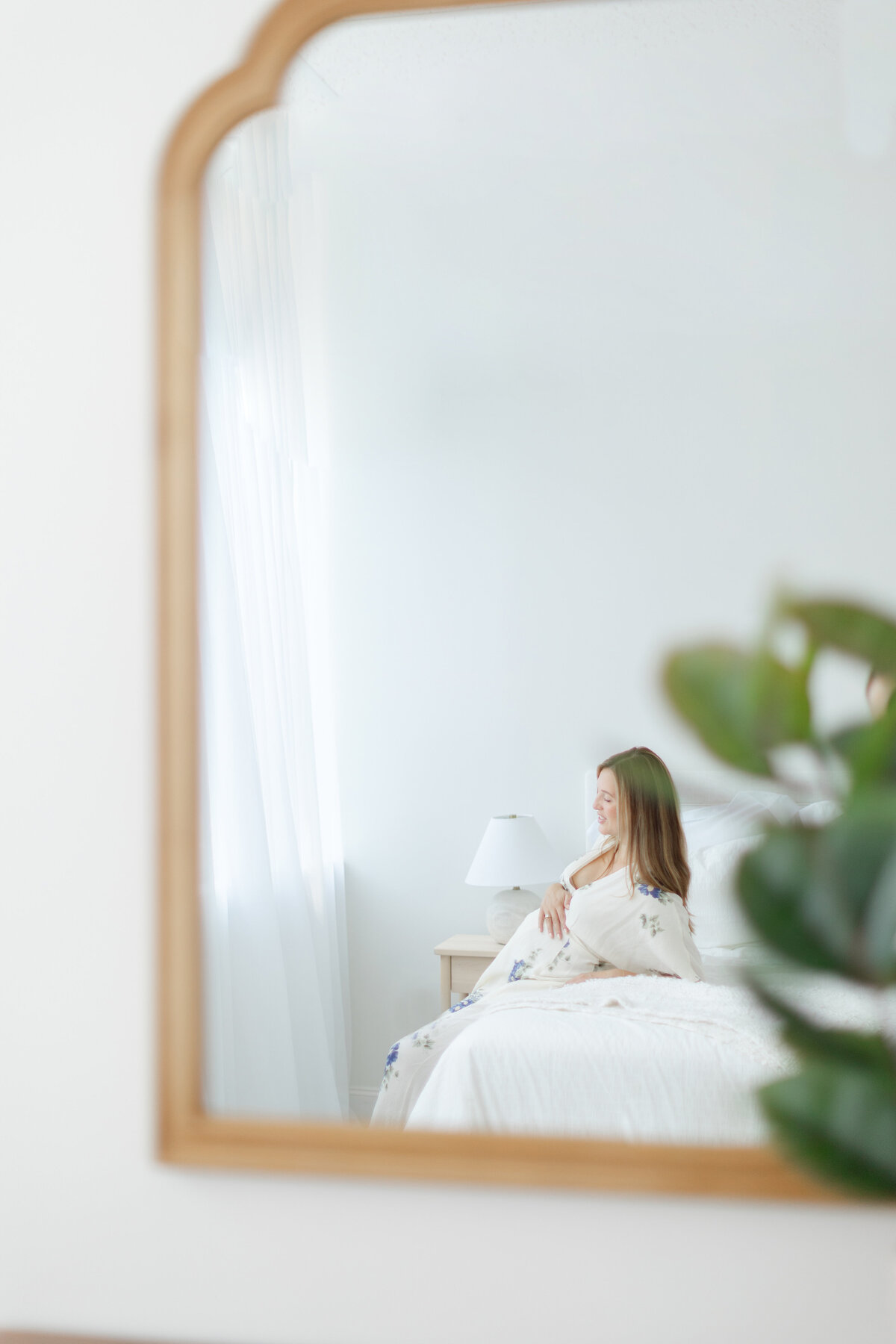 A Philadelphia in-studio maternity portrait session with siblings - 23