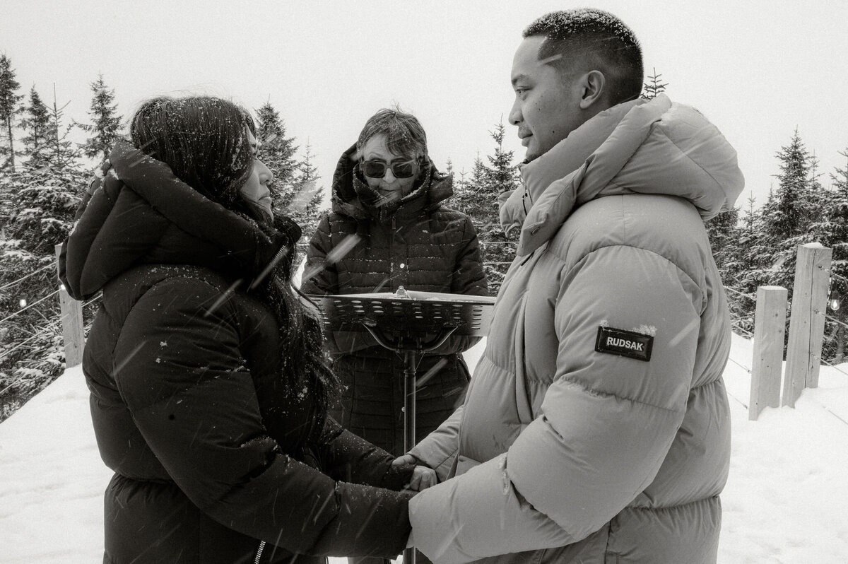 S-R_Winter-Elopement-Quebec-81