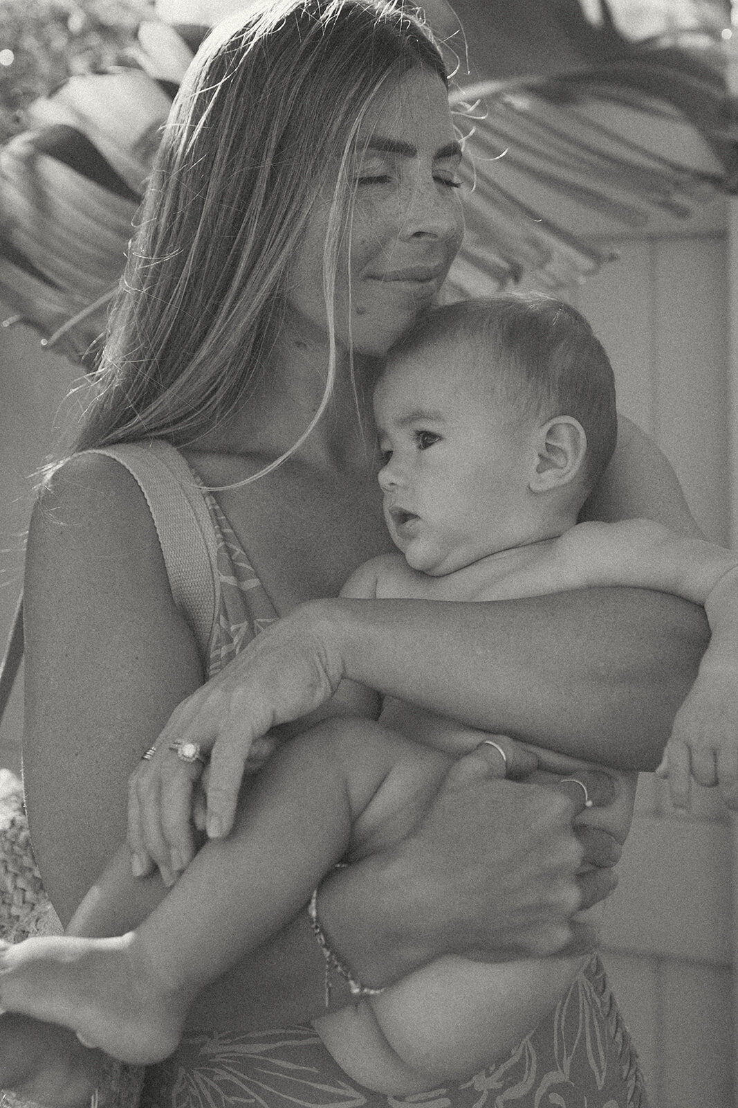 OahuBeachMotherhoodPhotos-118