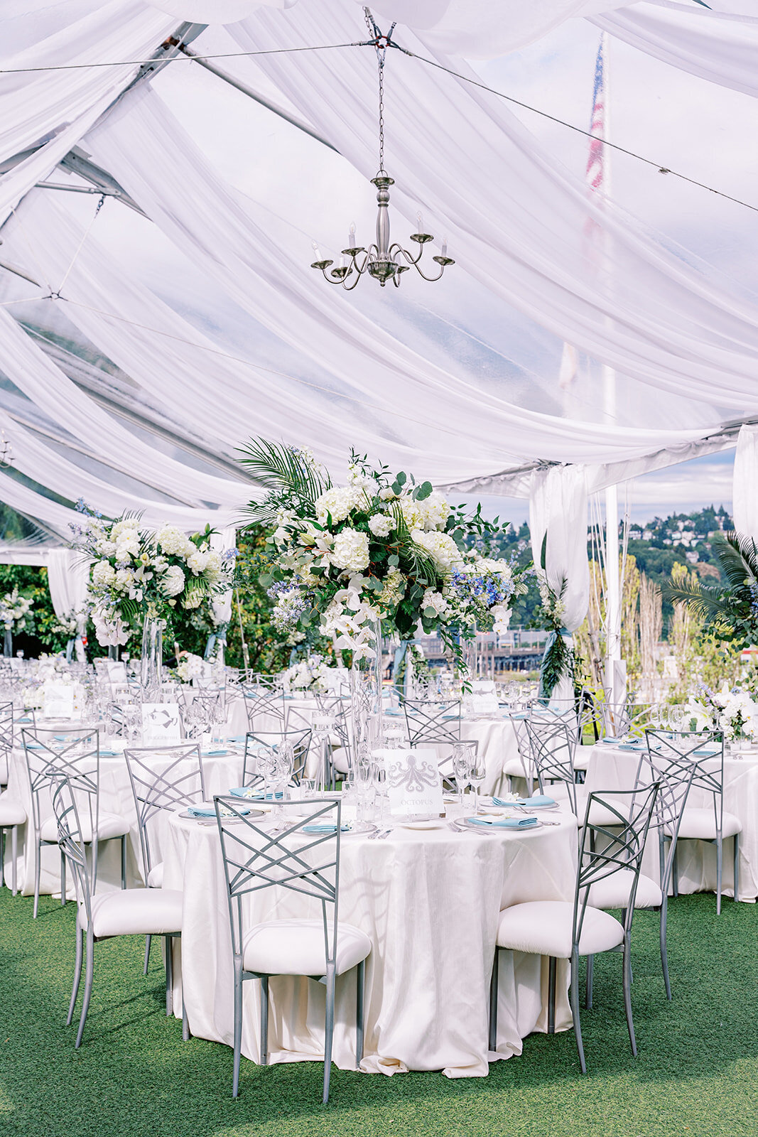 Luxurious-White-Admirals-House-Wedding-Flora-Nova-Design-Seattle-00037
