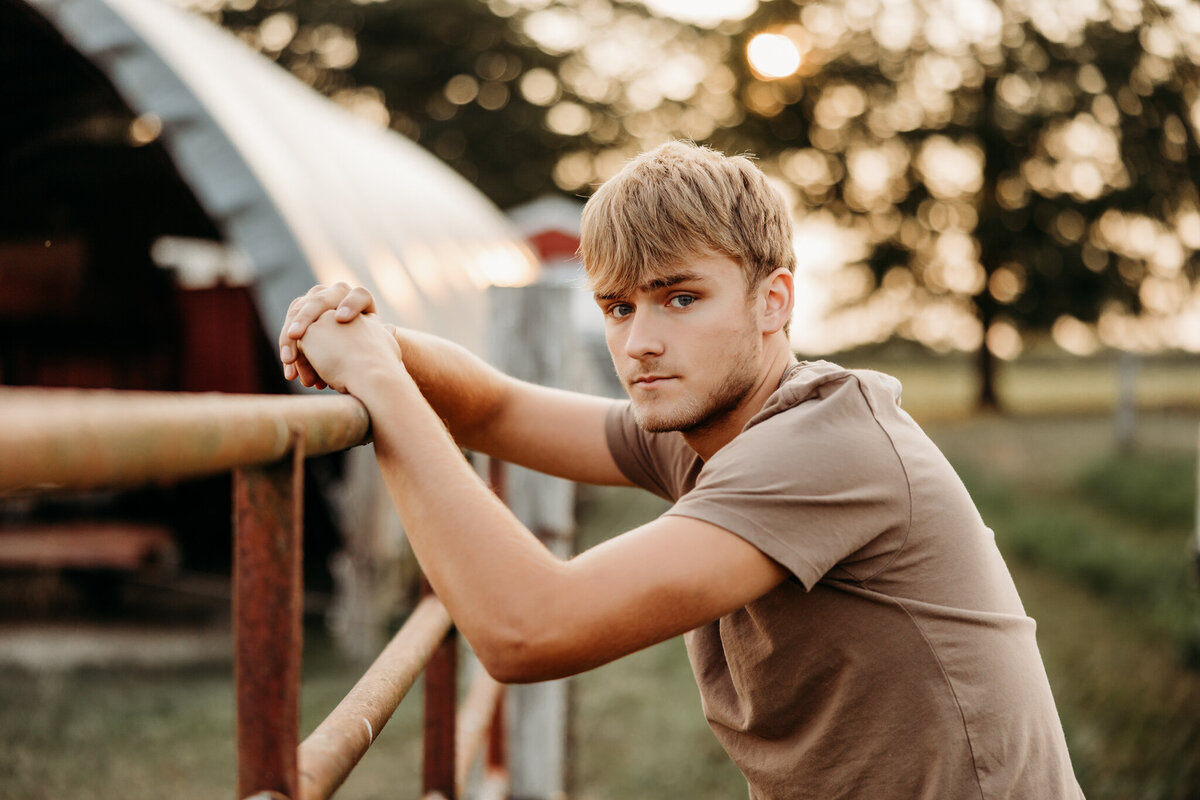 outdoor county senior pics