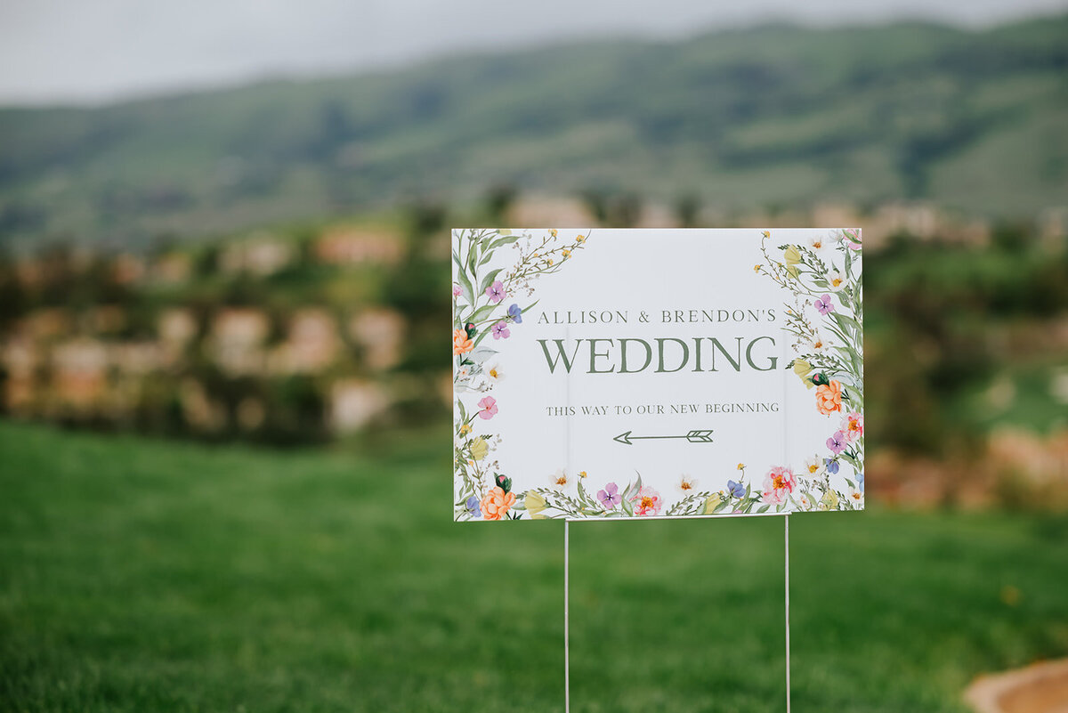 yard-sign-for-wedding