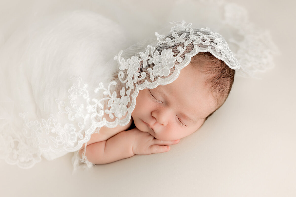 Charlestons best newborn photographer