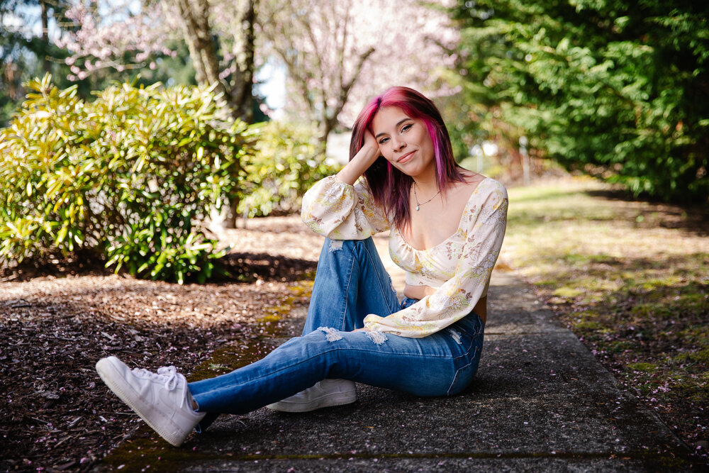 Senior pictures of a girl in the spring in Olympia WA