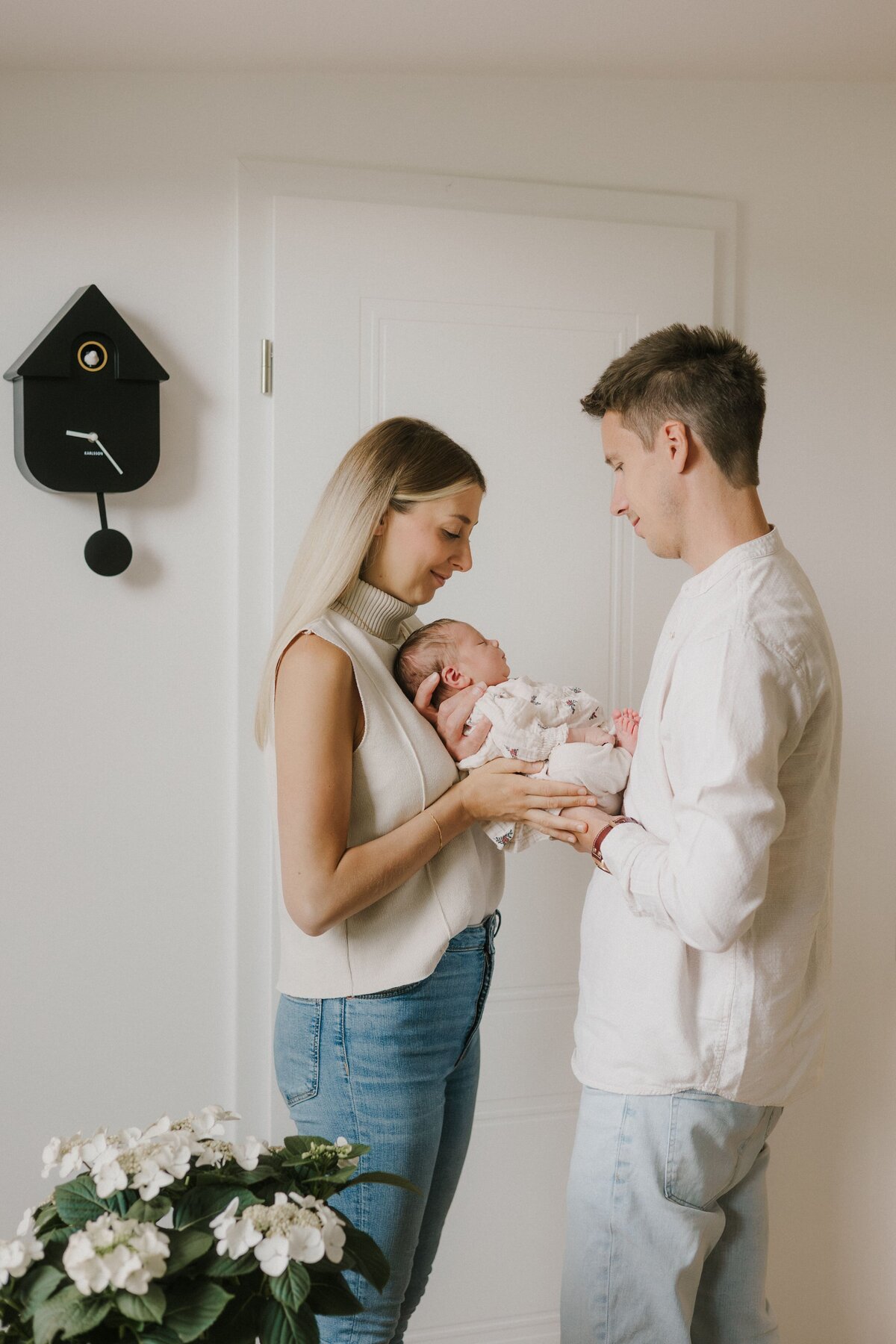 Newbornshooting Newbornfotograf Salzburg Stadt zuhause Homestory Newbornfotoshooting Babyfotoshooting