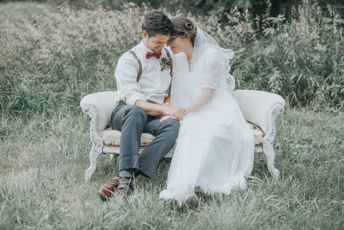 wedding photos | Iowa wedding photographer | Iowa Photographer | Playlife | Cedar Rapids | Iowa City | Kalona | Alaynna Ann Schwartz