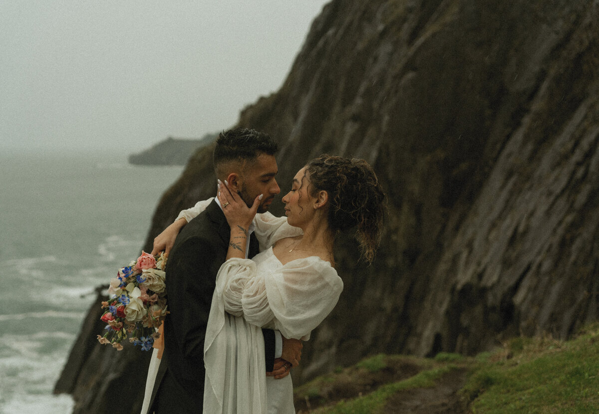 elopement oregon cliff - lizarrietaphotography-18