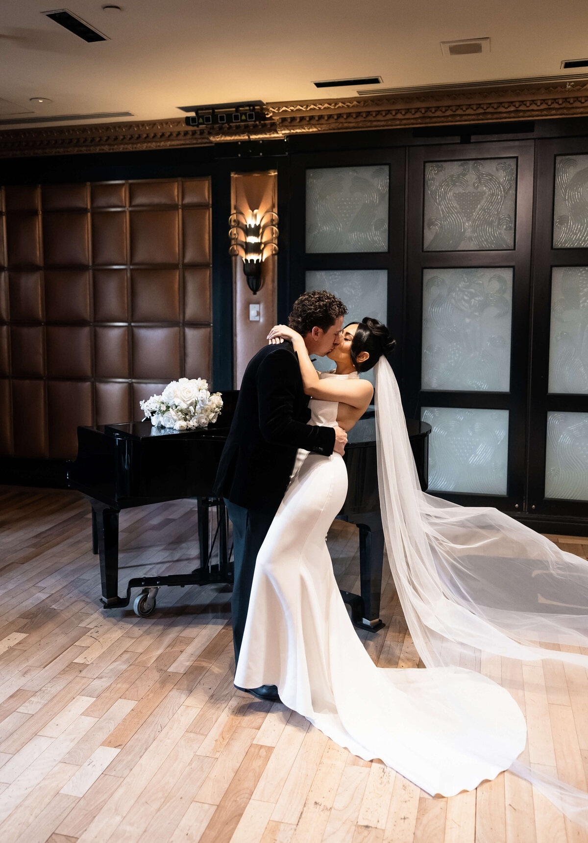 45riskyexposure_andrea-george_las-vegas-elopement-photography