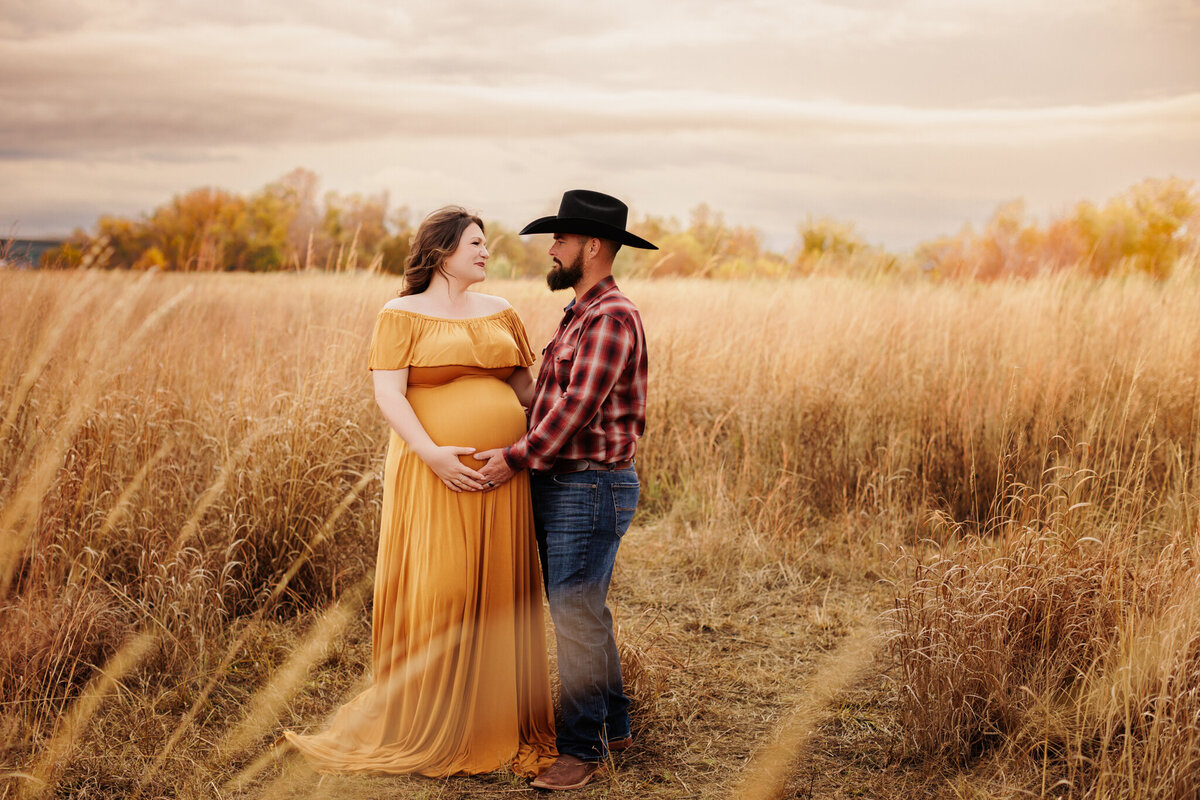 Best NW Arkansas maternity photographer, maternity photography near me, maternity portraits NW Arkansas, pregnancy photoshoot near me