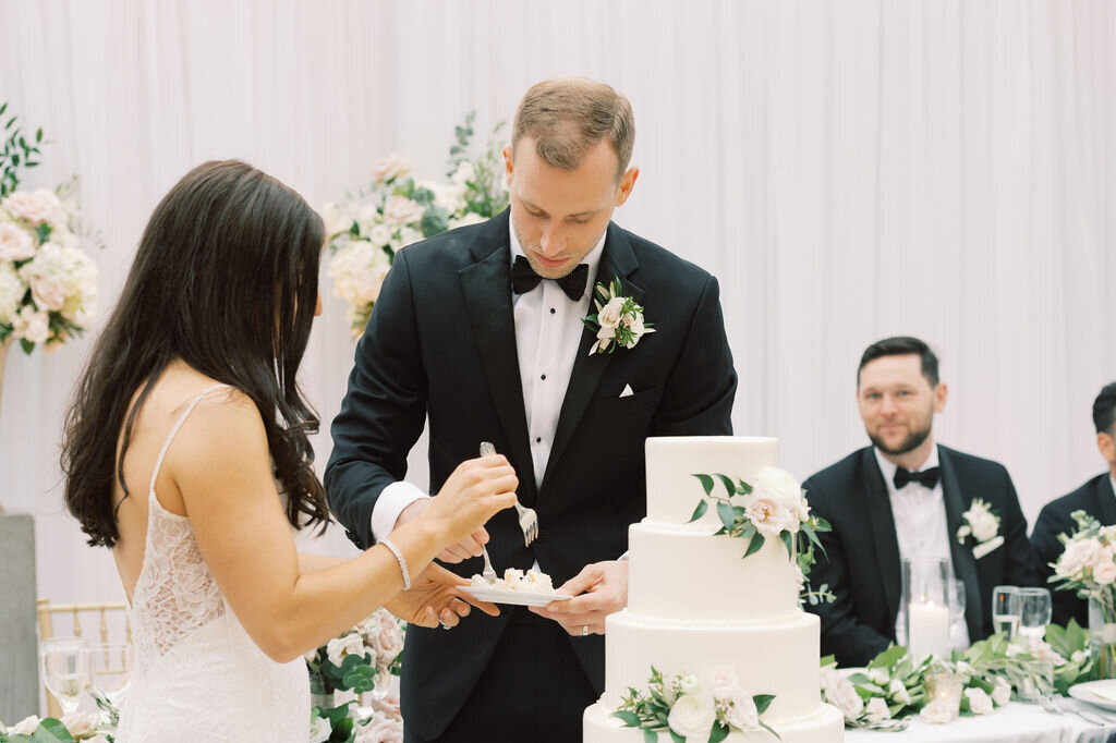 wedding cake cutting