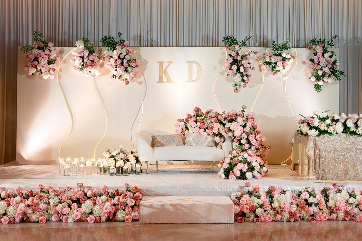 Berlez-Aspen-Avenue-Chicago-Wedding-Photographer-Windy-City-Wedding-Dance-Fulton-West-Event-Christmas-Session-119