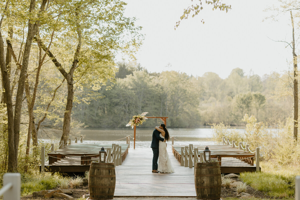 Lakefront Spring Wedding in Virginia | VA wedding photographer 6