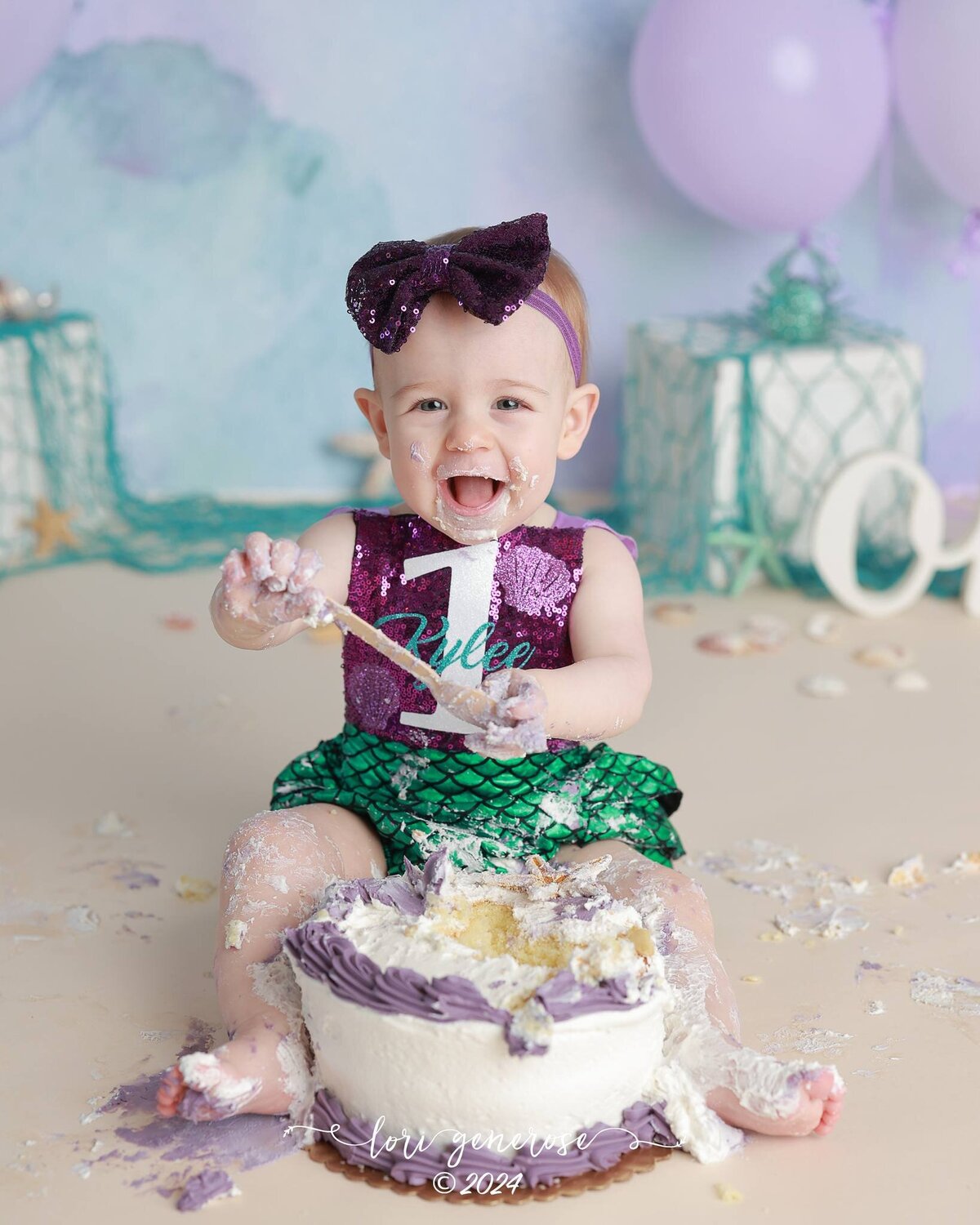 lehigh-valley-photographer-lori-generose-lg-photography-first-birthday-cake-smash-boy-reading-pa
