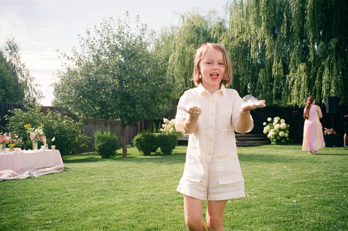 pexels-xander-miadelko-49912355-28073807