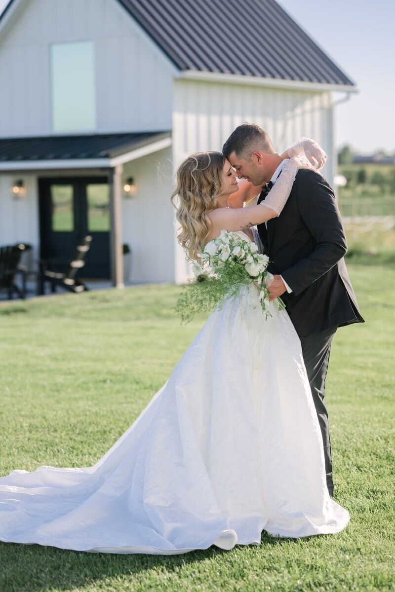 wedding couple spokane farmhouse outdoor portrait