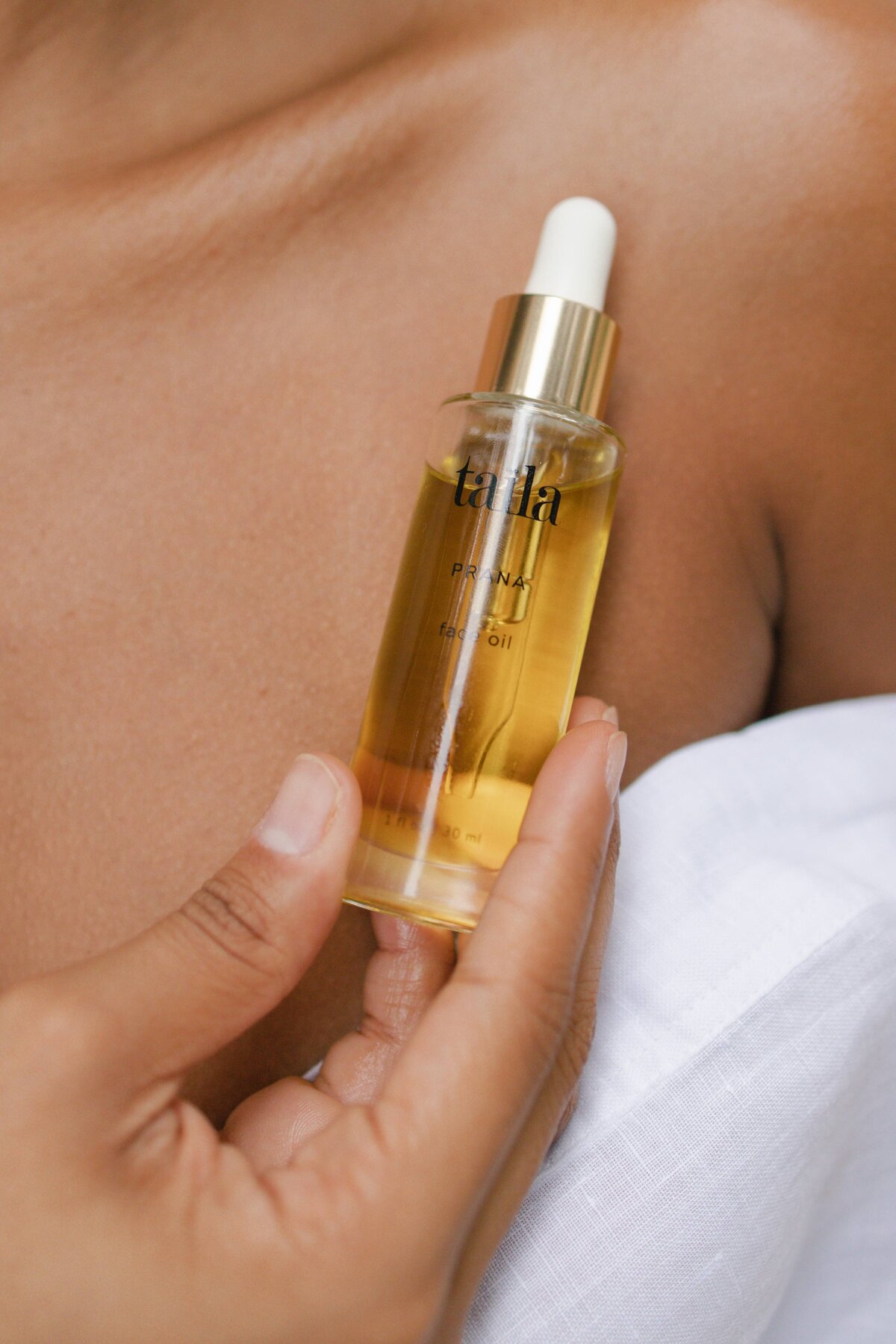 Ayurvedic Facial Oil by Taila Skincare Photoshoot by Alex Perry Photographer for Skincare Brands 