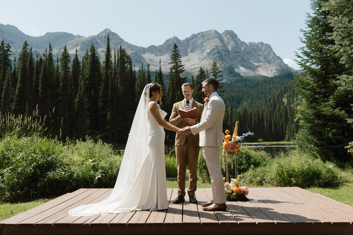 rachel&rob-island-lake-fernie-wedding-sam-hornquist-photography-424