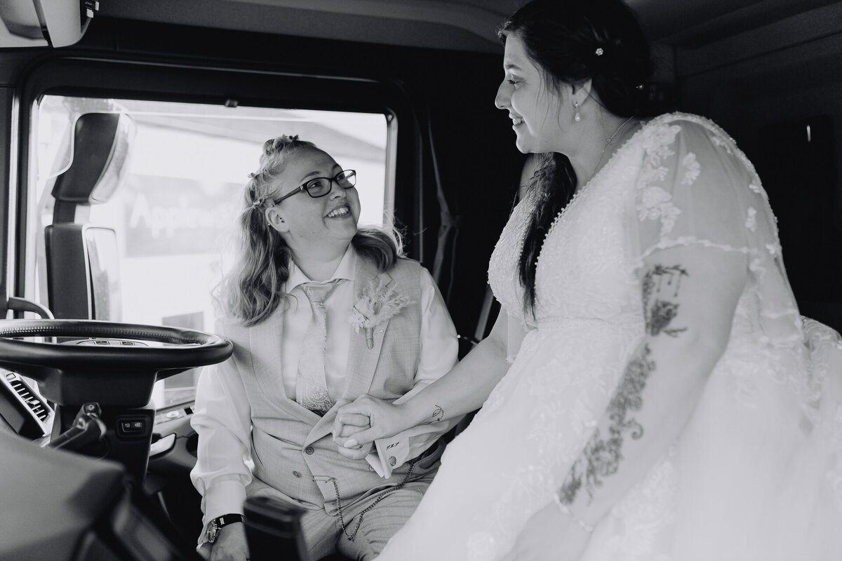 ApplewoodHallLGBTQWedding-47