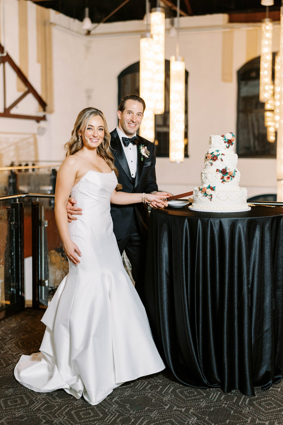 Phoenixville-Foundry-Romantic-Fall-Wedding-Photographer-Reception-Party-Photos_159