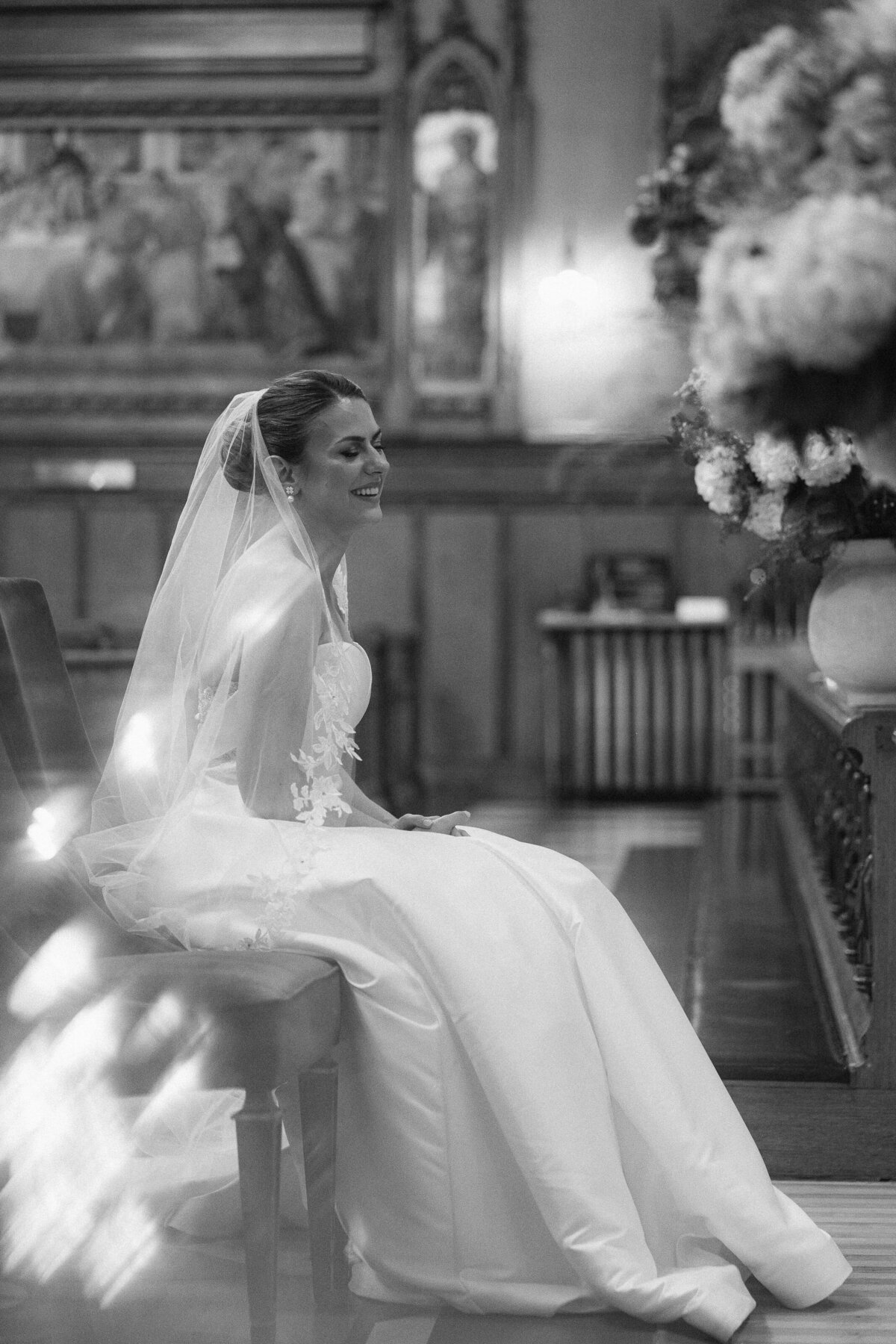 laughing-bride-ceremony-Raphaelle-Granger-Luxury-Wedding-Photographer-Montreal-Toronto