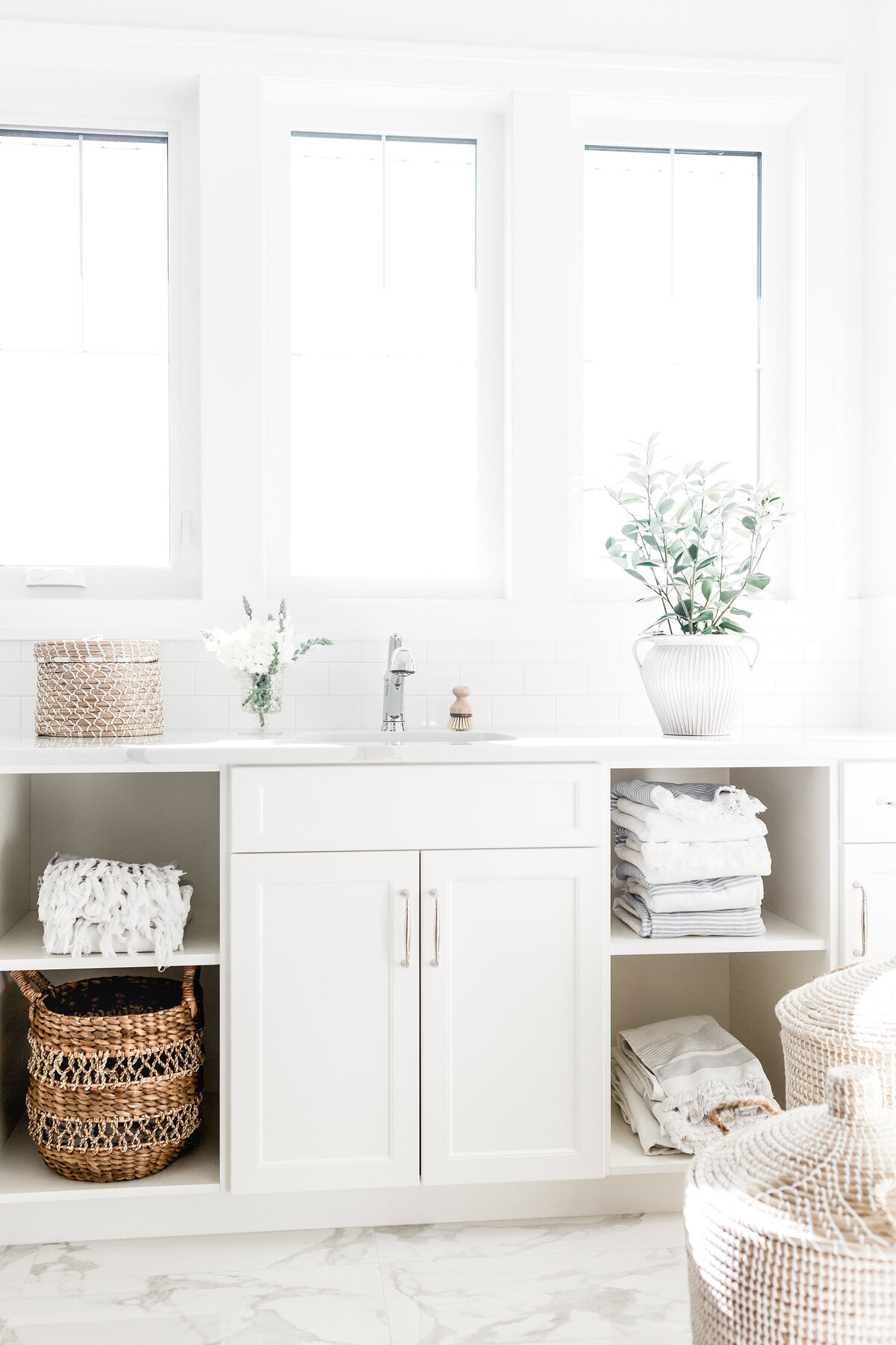 haute-stock-photography-laundry-bath-finals-1