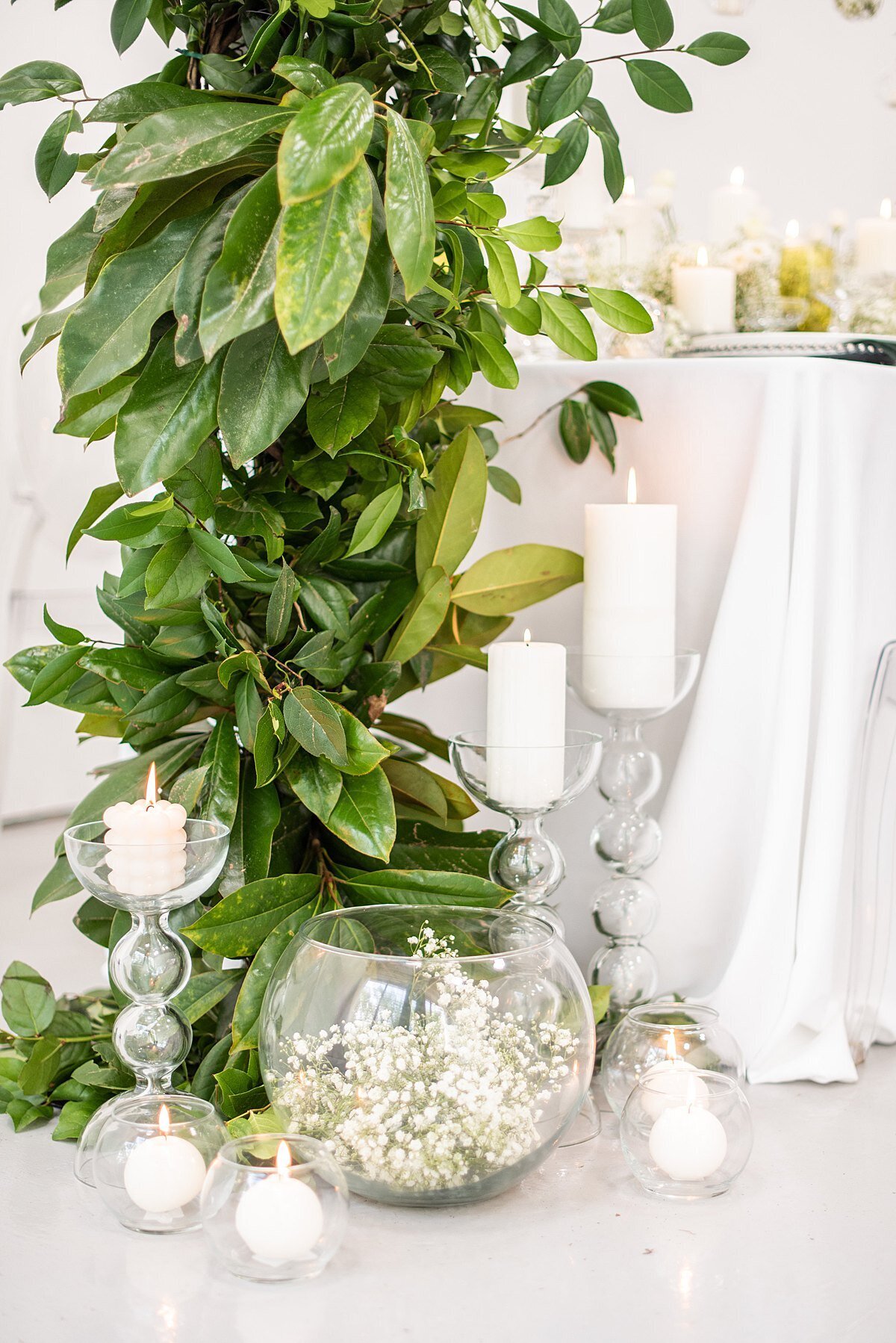 bride-groom-tablescape-white-green-greenville-sc-nc-reception-bubbles
