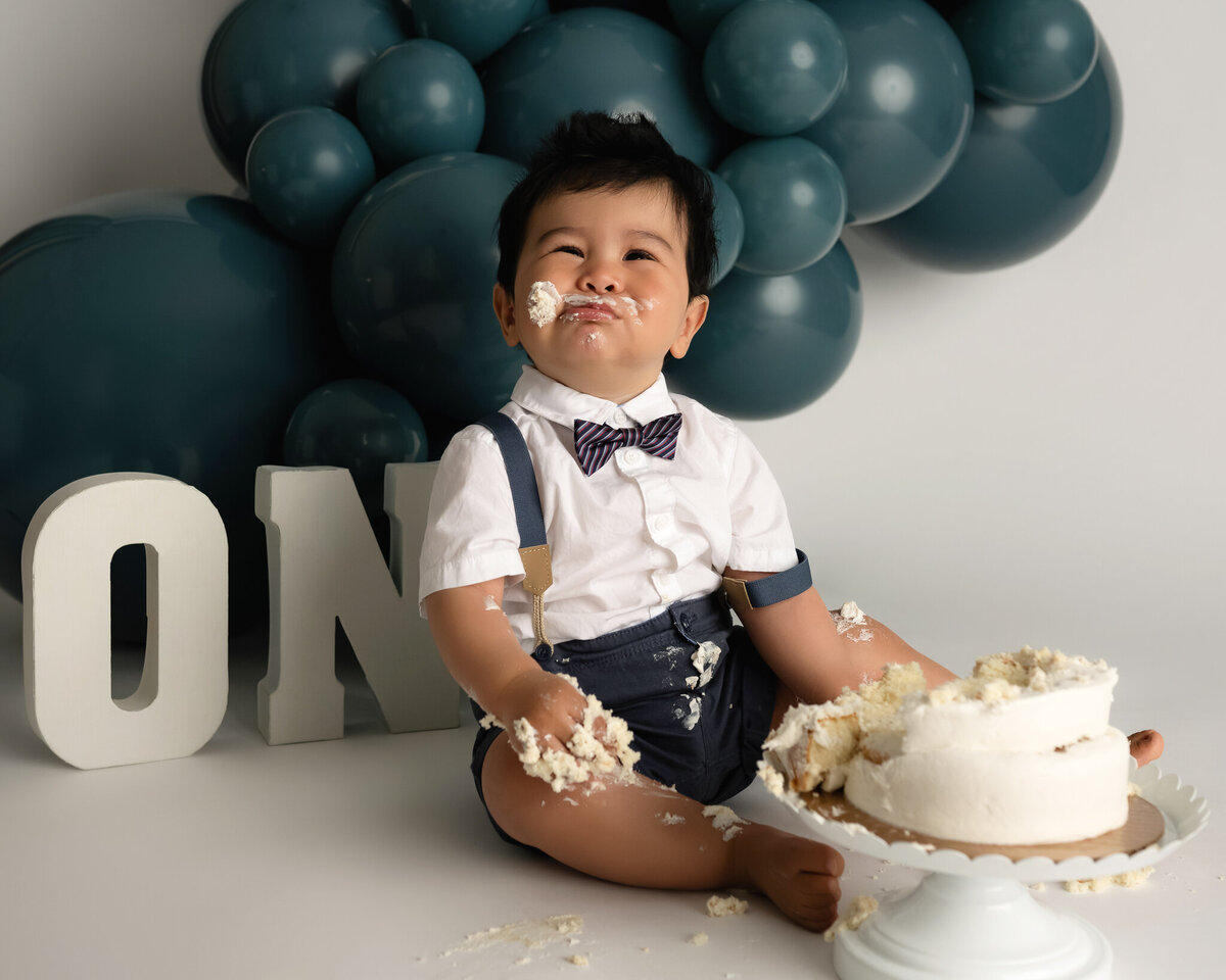 cake-smash-photographer-Cedar-park-1