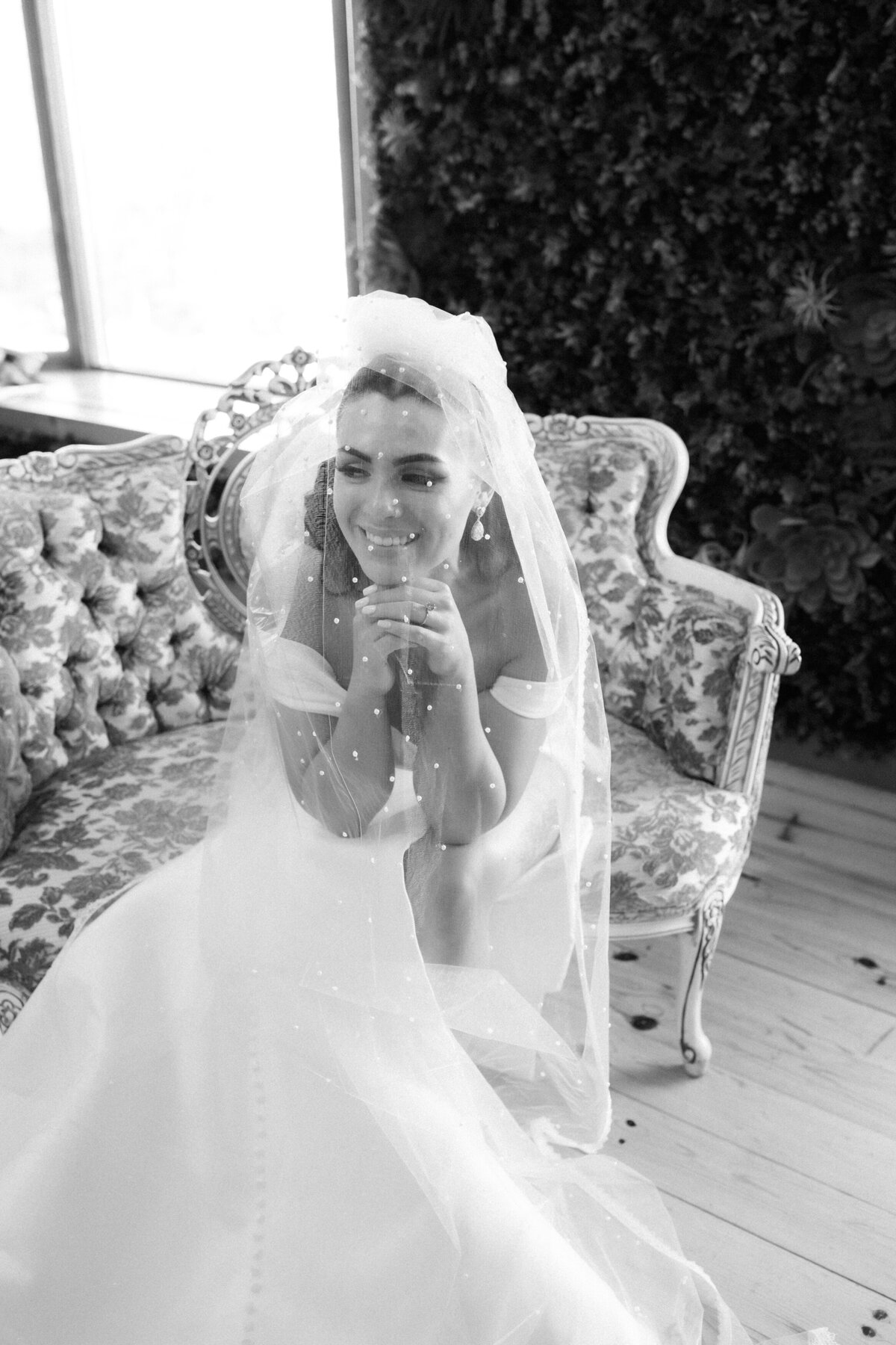 documentary-wedding-photographer-fall-wedding-at-tranquility-acres-19