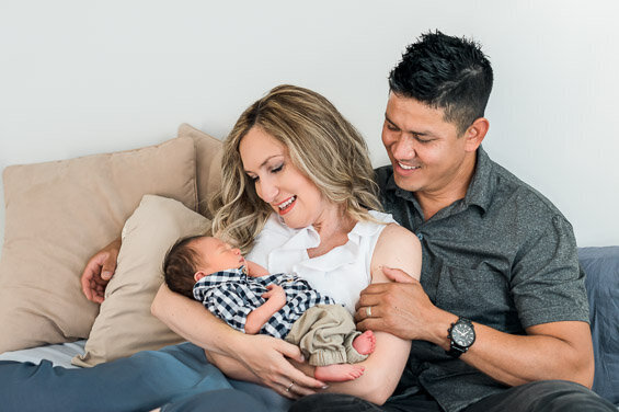 Cynthia_Priest_Photography_Edmonton_Baby_Photography_At_Home-12