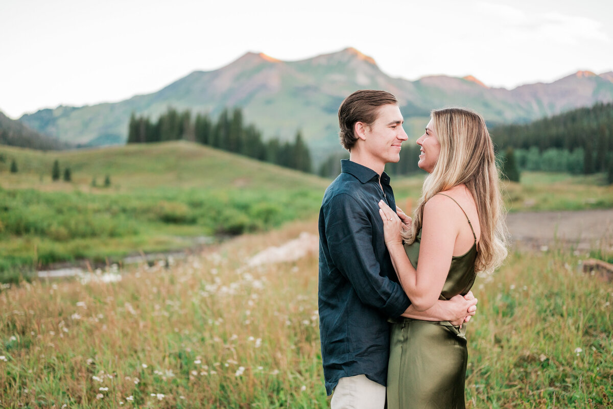 sunrise-engagement-photos-crested-butte_0218