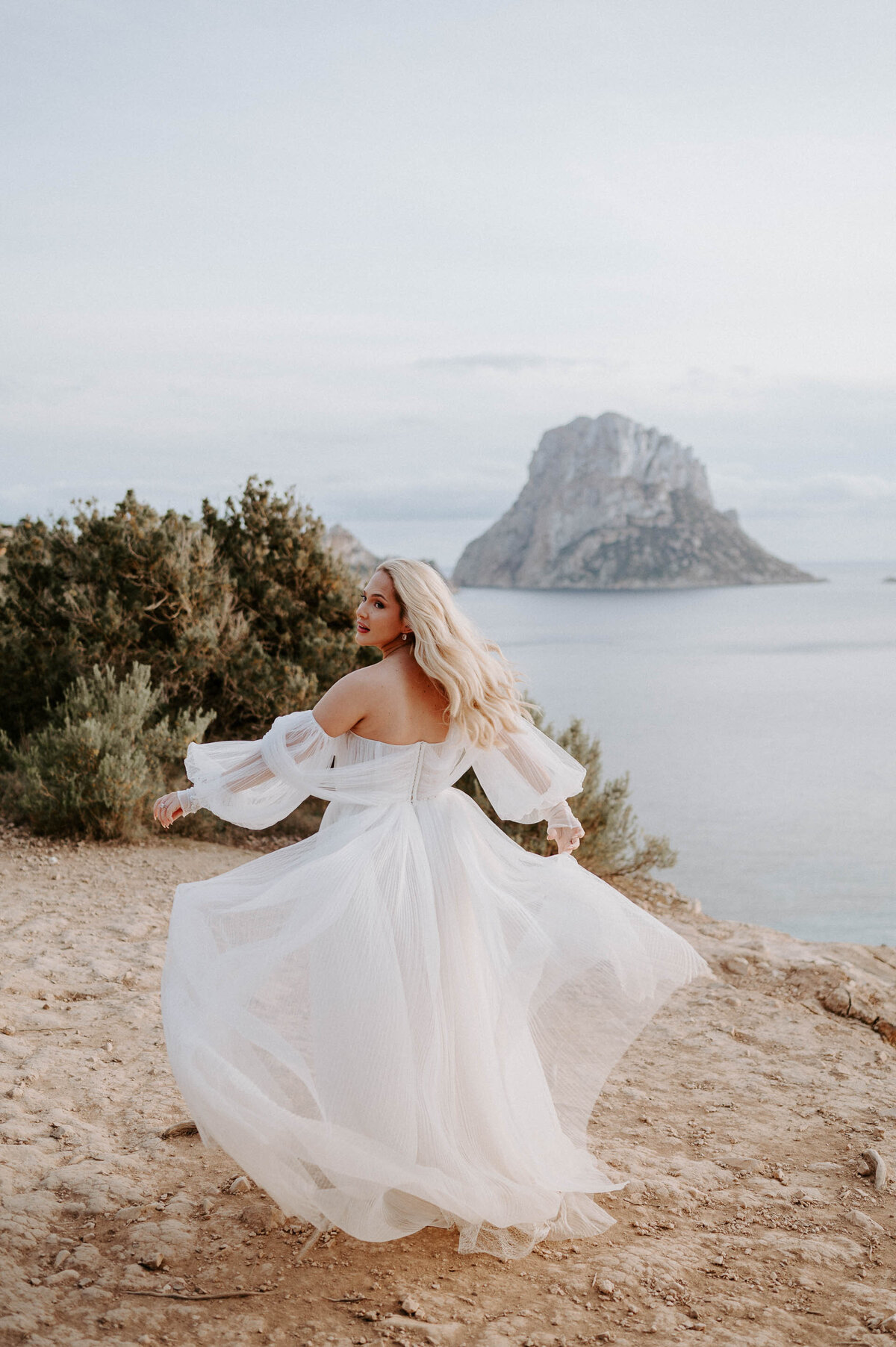 Es Vedra - Laura Williams Photography - 270 - Luxury Editorial Destination Wedding Photographer