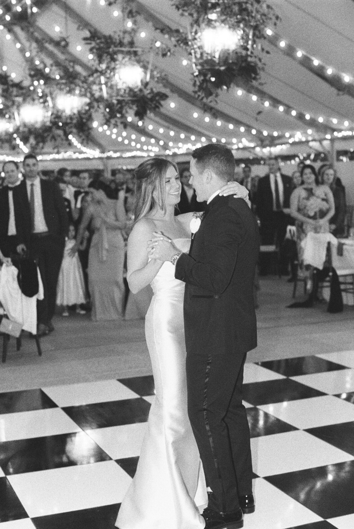 Emily March Photography Wilmington, North Carolina and Destination Wedding Engagement Photographer Heirloom Photography for Memorable Gatherings Light Airy Sentimental Imagery Images Weddings_Castle Hill Inn Wedding - 078