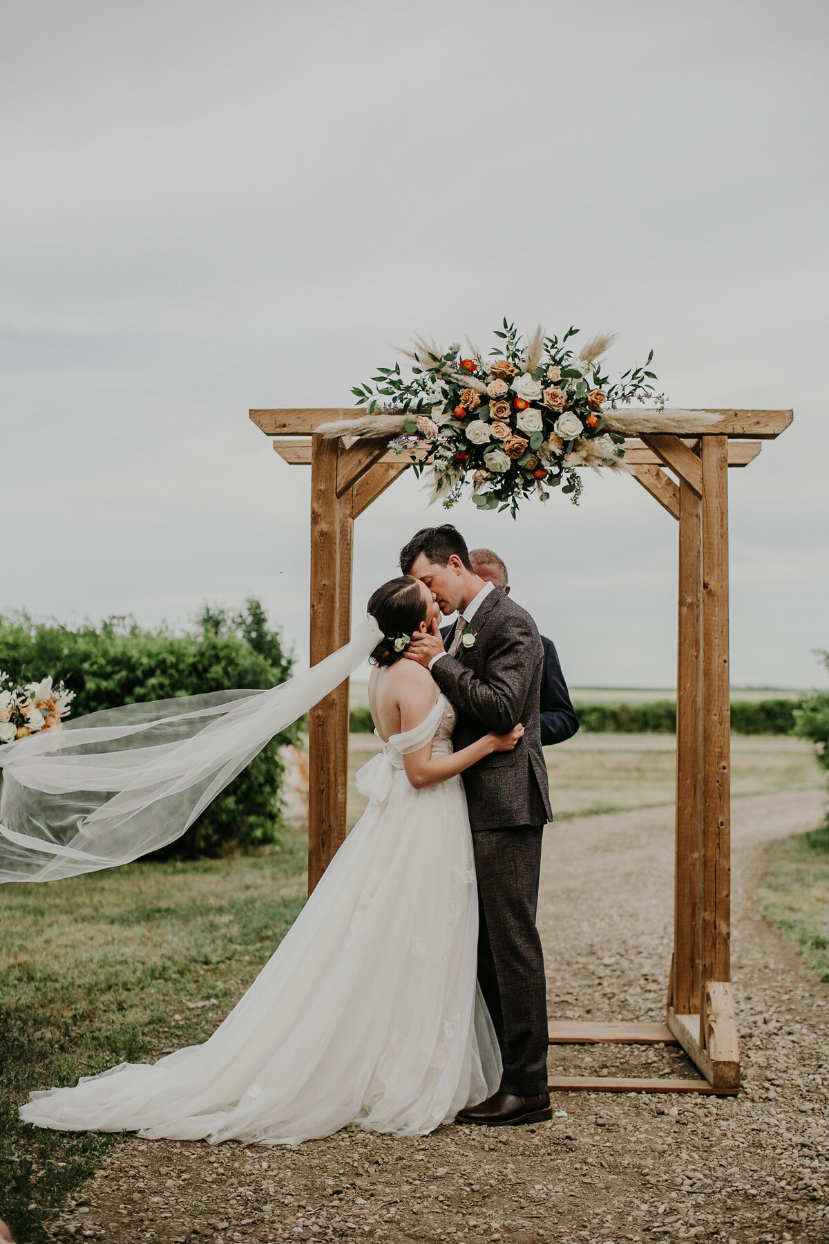 intimate-outdoor-wedding-photographer-alberta-1