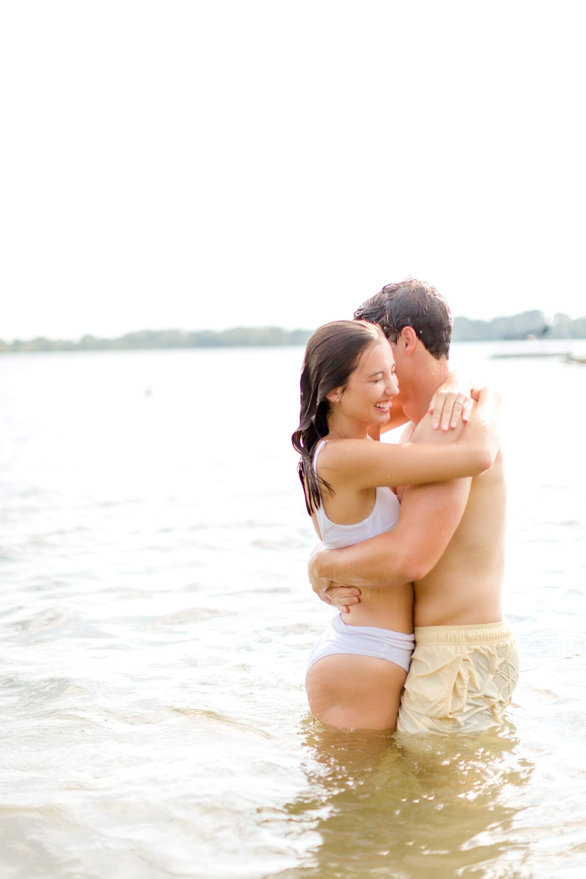 MN-best-photographer-wedding-engagement-near-me-alexandra-robyn-beach-engagement_0066