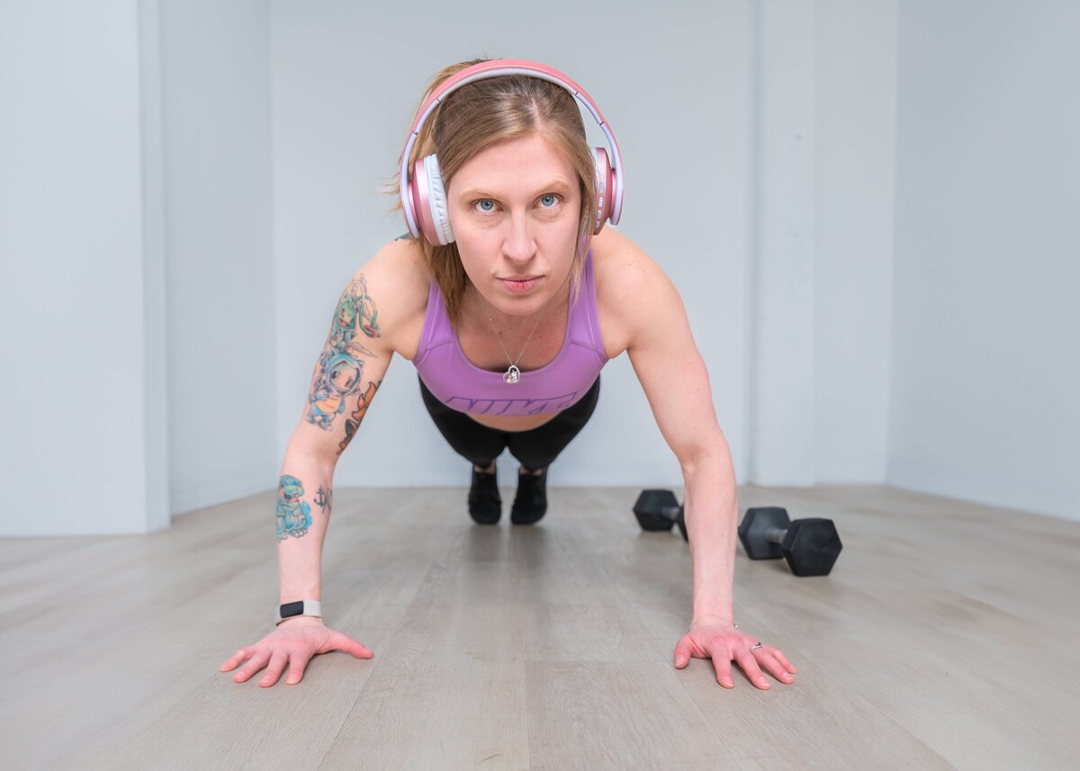 Personal branding image of fitness trainer client working out strong