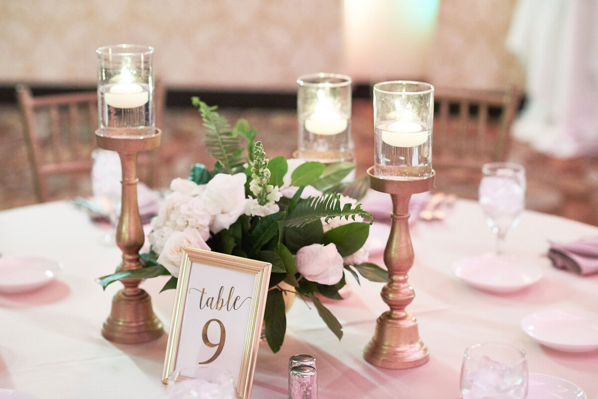 Beautiful-Wedding-Centerpiece-BelissimaEvents