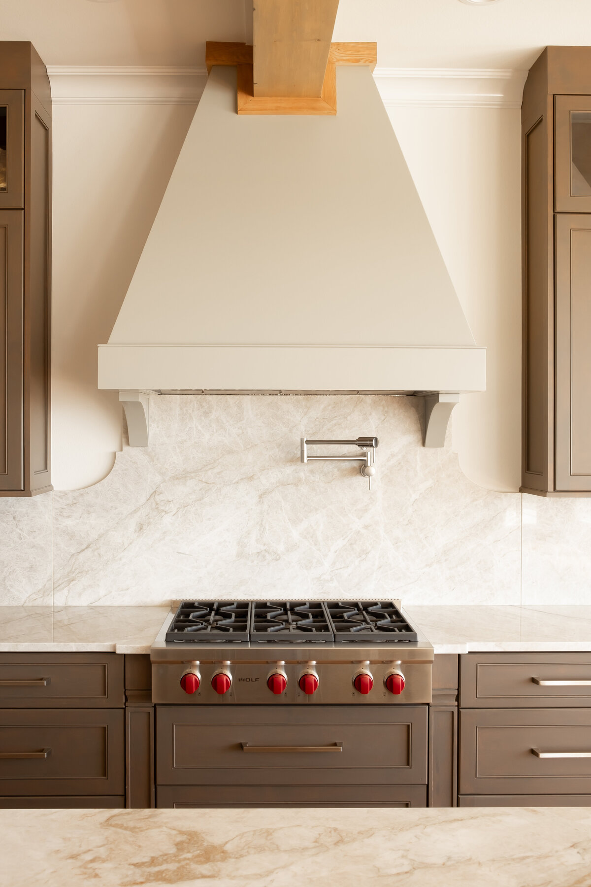 range-detail-new-orleans-luxury-renovations-lrm-design
