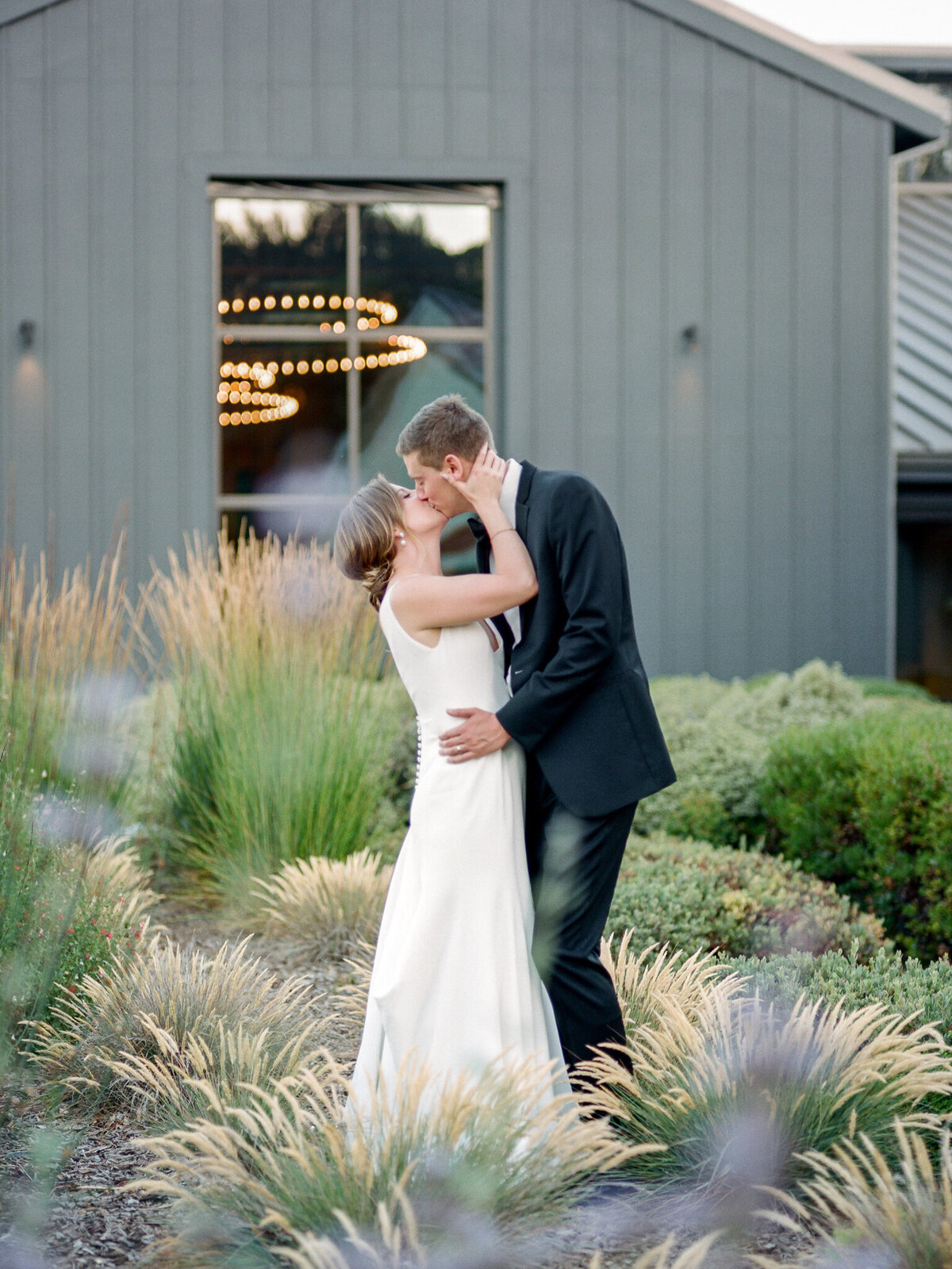 napa-wedding-photographers-dejaureguis-erin-courtney-campovida-wedding-0007