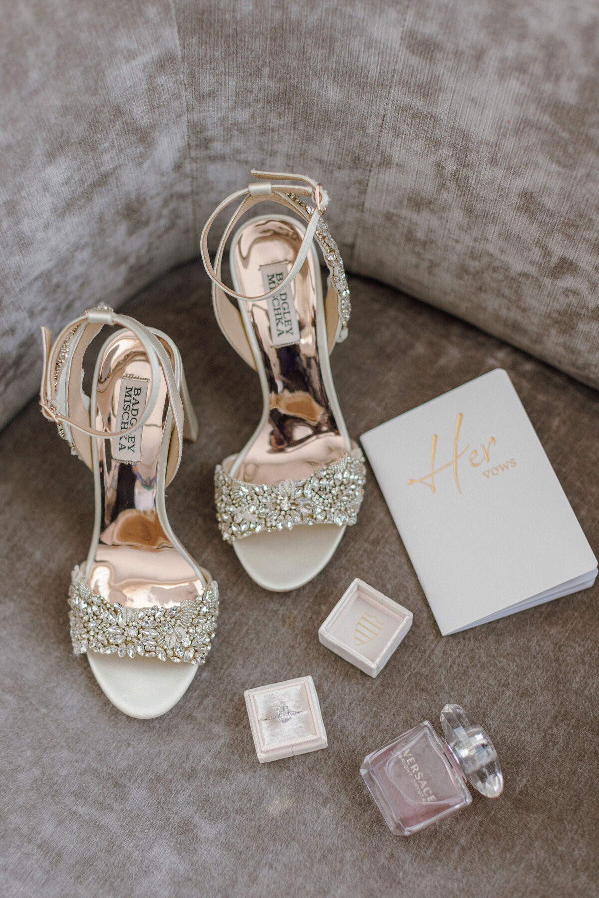 Jennifer and Aaron’s beautiful wedding celebration in Chicagoland, featuring elegant decor and seamless coordination by SouthWind Events.