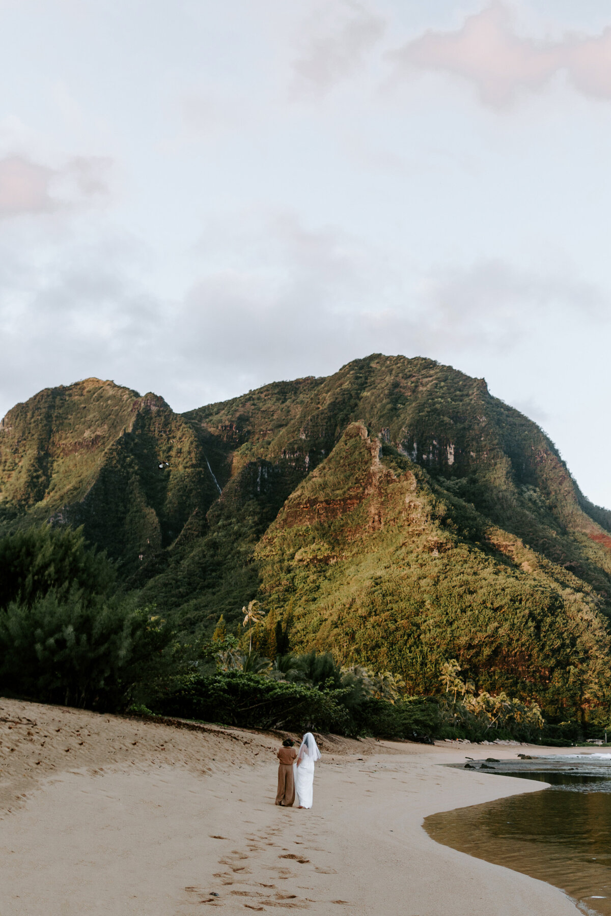 23.04.13_Erinn and PO_Kauai elopement previews _0017