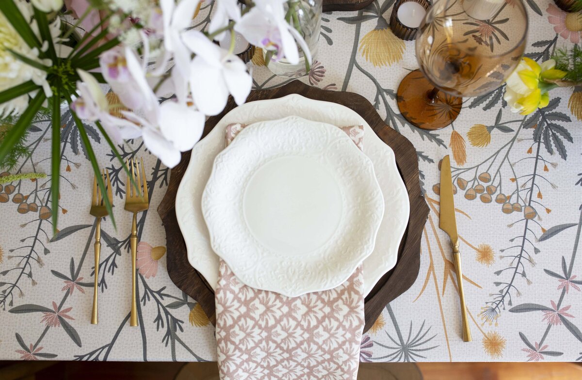 Spring wedding decor trends