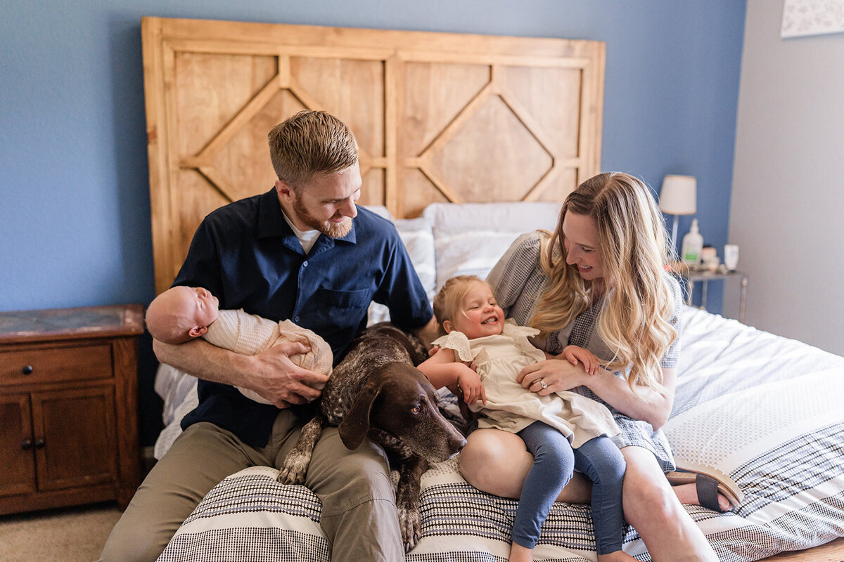 candid-newborn-mom-dad-colorado-springs