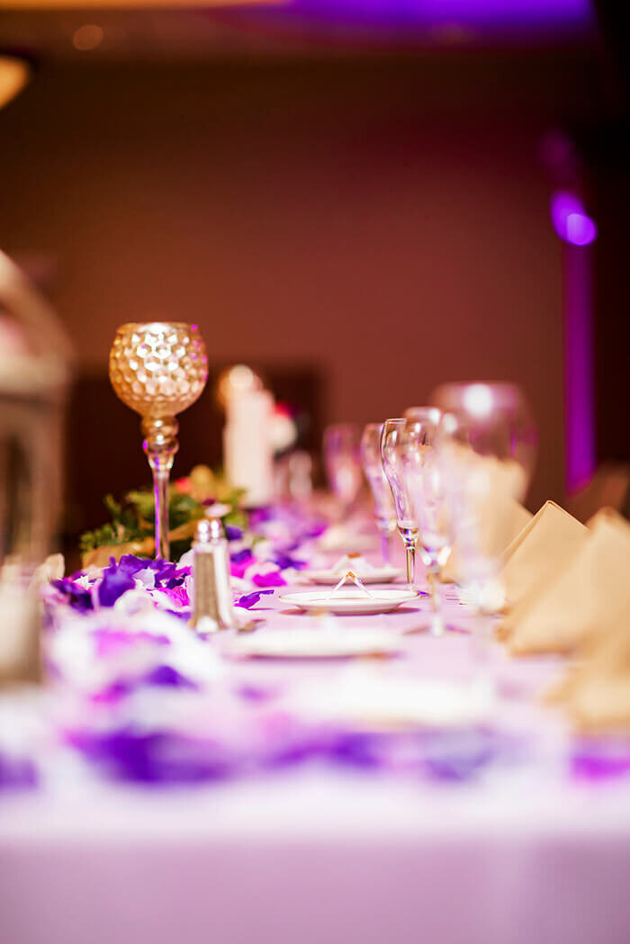 purple-decorations-wedding-table