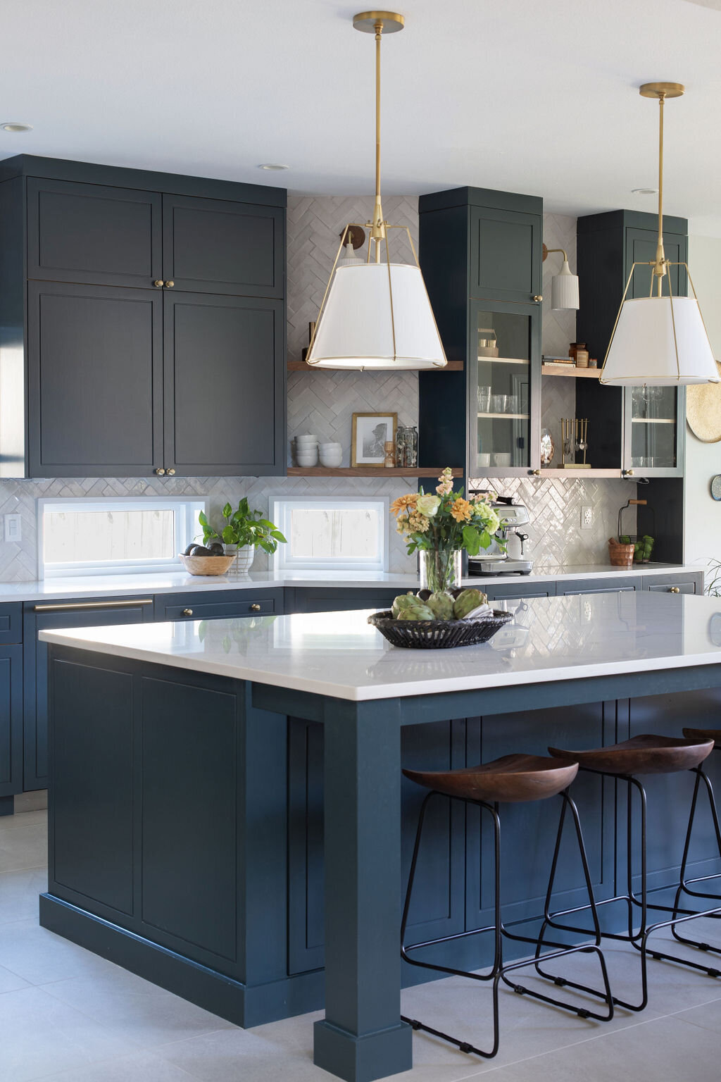 hello-home-austin-contemporary-navy-kitchen-remodel-countertop-windows-zelliege-herringbone-backsplash-open-layout-14