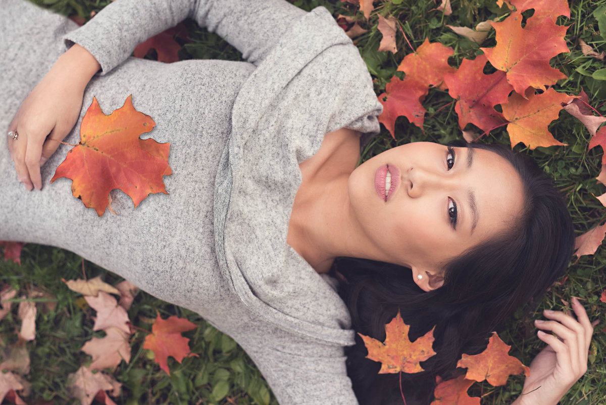 Girl in fall leaves photographer midwest